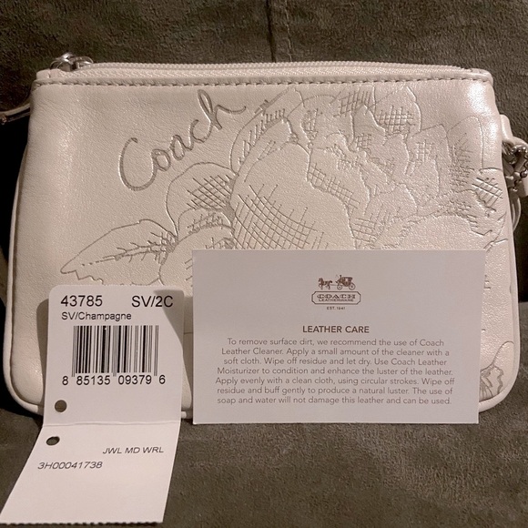 Coach Wristlet - Picture 2 of 5